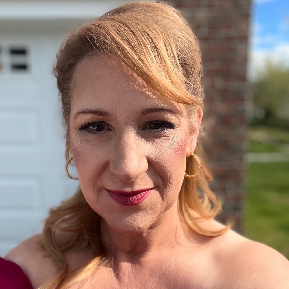 Meet your Posher, Suzanne